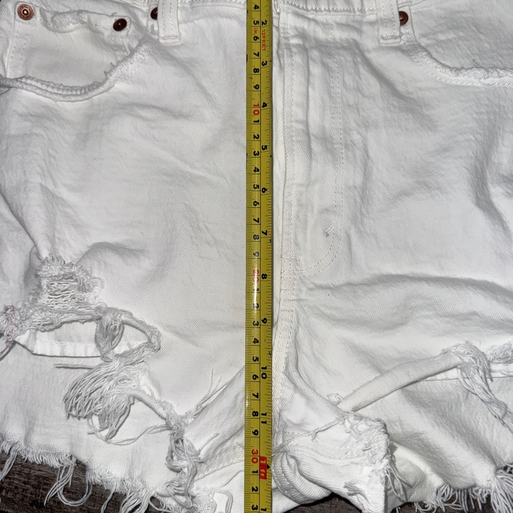 Abercrombie & Fitch High Rise White Distressed Cutoff Denim Shorts Women size 4 - Picture 6 of 7